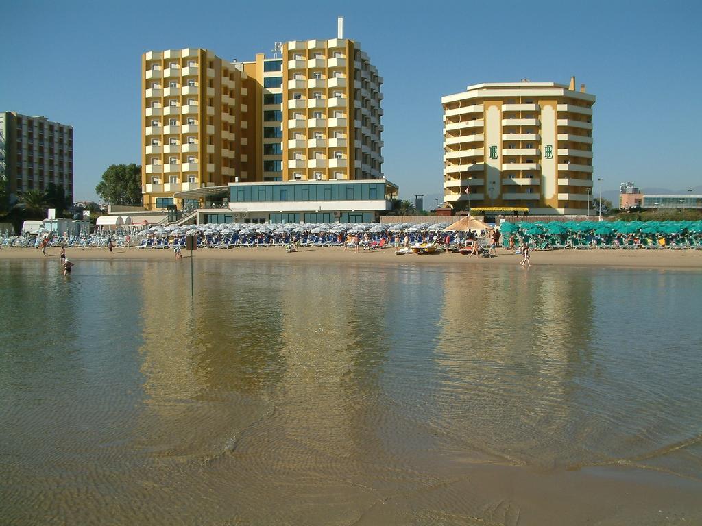 Grand Hotel
