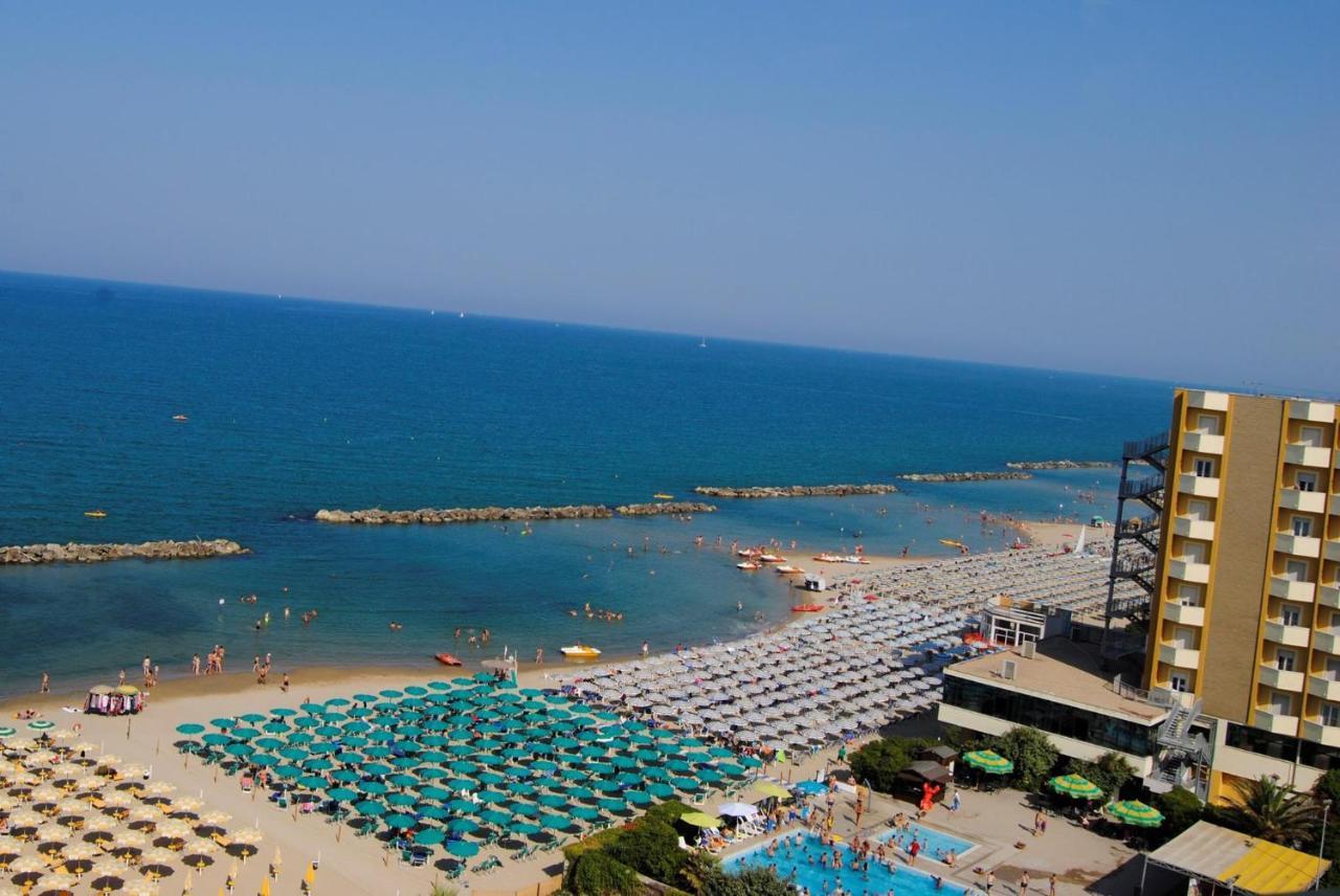 Grand Hotel